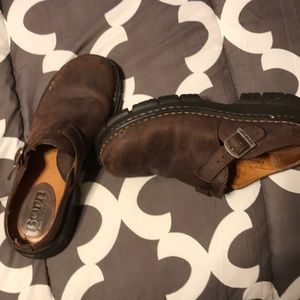 BORN brown leather mules sz9